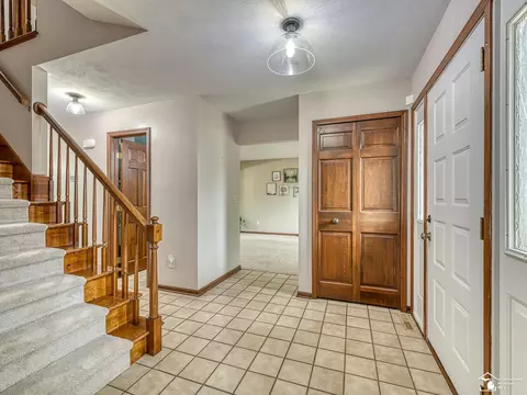 Entry Way - 14998 Kay, Monroe, MI 48161 photo 1 of 4