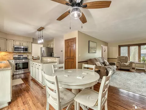 Dining - 14998 Kay, Monroe, MI 48161 photo 2 of 2