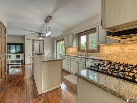 Kitchen - 14998 Kay, Monroe, MI 48161 photo 2 of 2