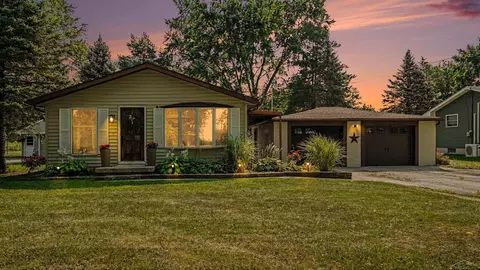 5111 S 2 Mile Rd, Bay City, MI 48706