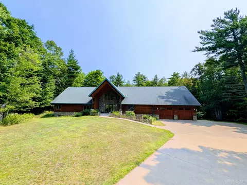 1831 S Mcclellan, Marquette, MI 49855