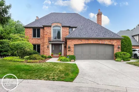 34 Windemere Pl, Grosse Pointe, MI 48236 photo 1