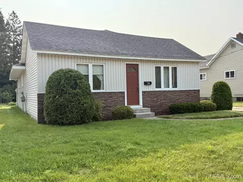 206 N 5th, Manistique, MI 49854
