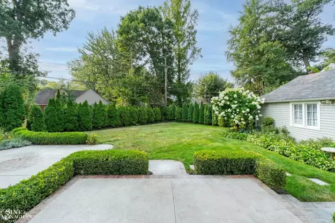 Exterior - 1575 Ford, Grosse Pointe Woods, MI 48236 photo 3 of 11