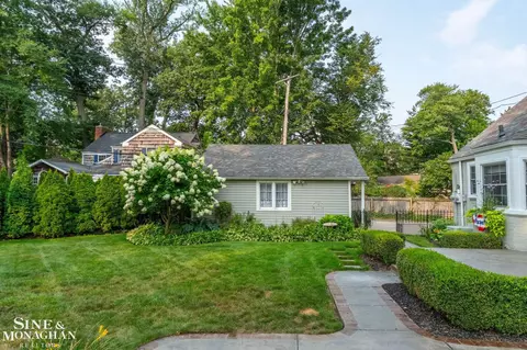 Exterior - 1575 Ford, Grosse Pointe Woods, MI 48236 photo 5 of 11