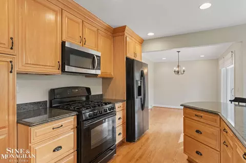 Kitchen - 1575 Ford, Grosse Pointe Woods, MI 48236 photo 6 of 6