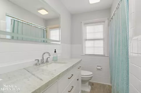Bath - 1575 Ford, Grosse Pointe Woods, MI 48236 photo 1 of 3