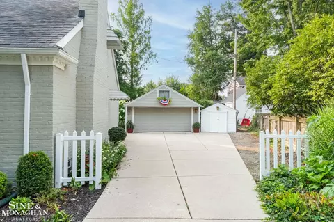 Exterior - 1575 Ford, Grosse Pointe Woods, MI 48236 photo 6 of 11