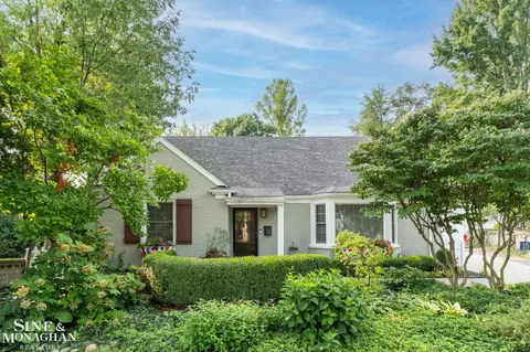 Exterior - 1575 Ford, Grosse Pointe Woods, MI 48236 photo 10 of 11
