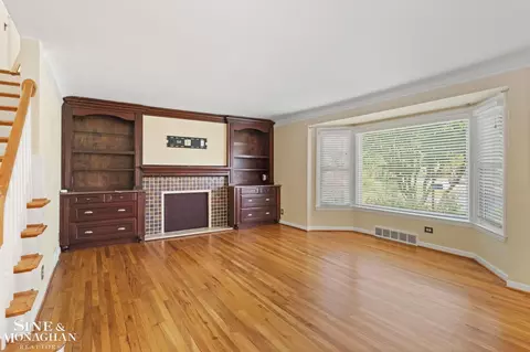 Living - 1575 Ford, Grosse Pointe Woods, MI 48236 photo 2 of 5