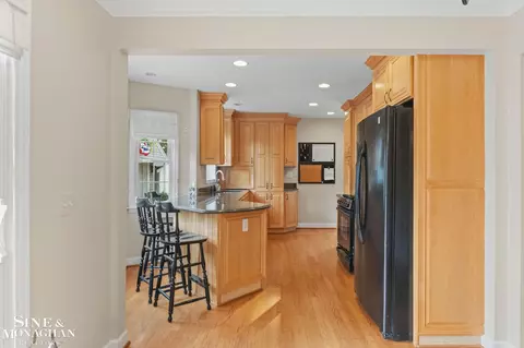 Kitchen - 1575 Ford, Grosse Pointe Woods, MI 48236 photo 1 of 6