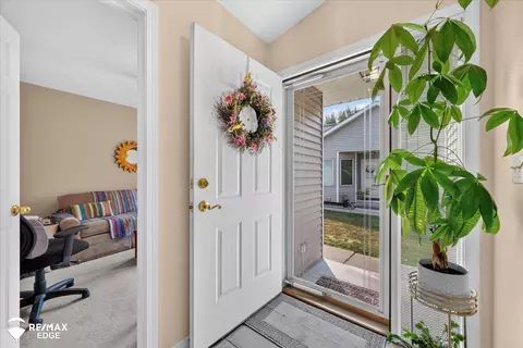 Entry Way - 1137 Jenna, Davison, MI 48423 photo 1 of 1