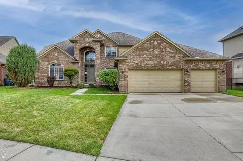 39710 W Offshore, Harrison Township, MI 48045