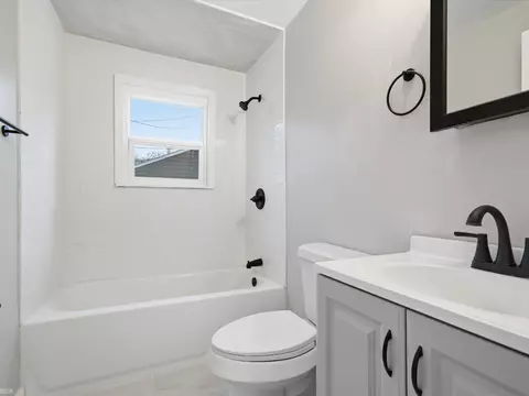 Bath - 1027 E Milton, Hazel Park, MI 48030 photo 1 of 1