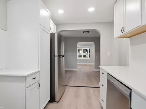 Entry Way - 1027 E Milton, Hazel Park, MI 48030 photo 5 of 5