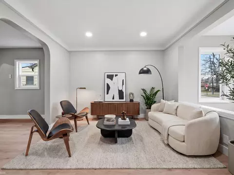 Living - 1027 E Milton, Hazel Park, MI 48030 photo 2 of 5