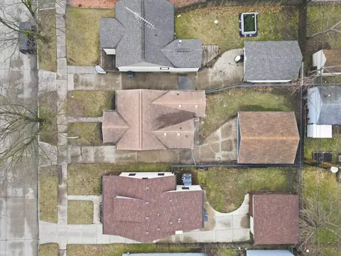 View/Area - 1027 E Milton, Hazel Park, MI 48030 photo 3 of 4