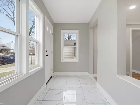 Entry Way - 1027 E Milton, Hazel Park, MI 48030 photo 3 of 5