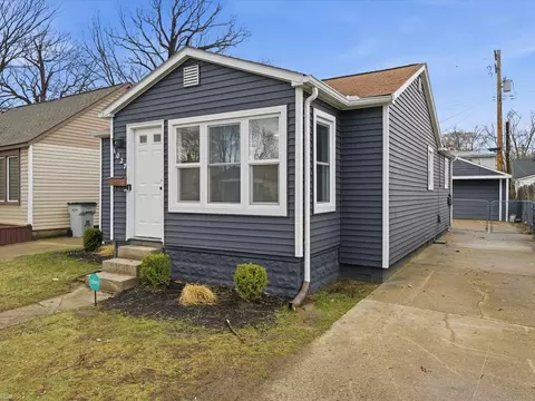 Exterior - 1027 E Milton, Hazel Park, MI 48030 photo 3 of 7