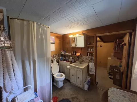 Bath - 2779 Ivan, Harrison, MI 48625 photo 1 of 1