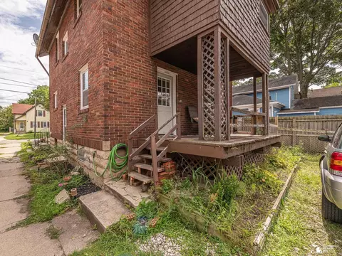 Exterior - 224 N Webster, Jackson, MI 49202 photo 4 of 7
