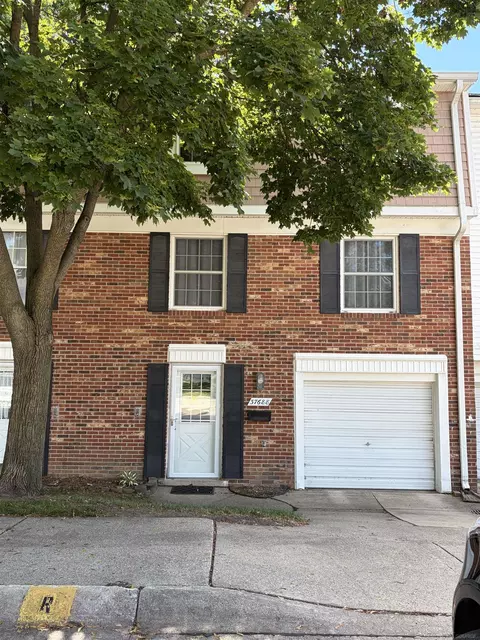 37688 Charter Oaks, Clinton Township, MI 48036
