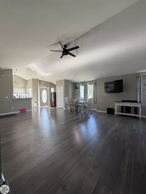 Living - 9515 Rachel, Algonac, MI 48001 photo 3 of 3
