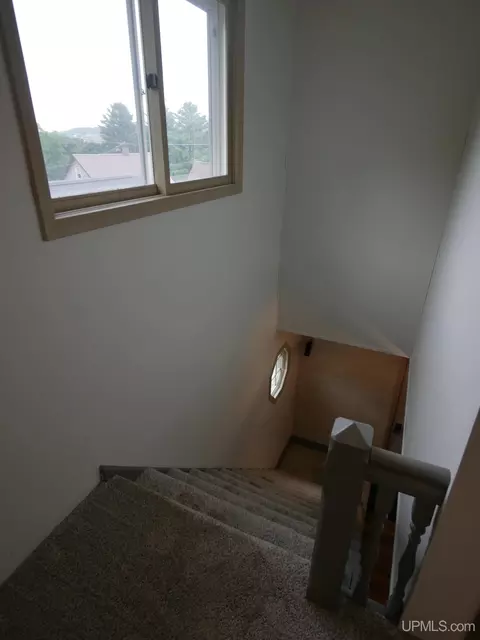 Entry Way - 20888 3rd, Hancock, MI 49930 photo 5 of 8