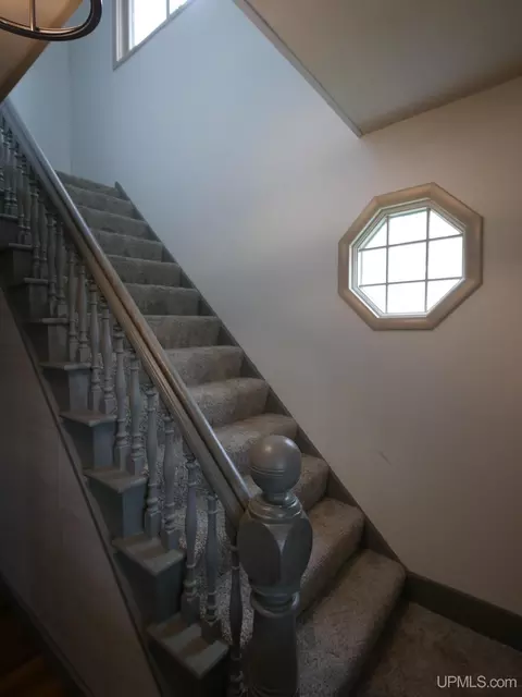 Entry Way - 20888 3rd, Hancock, MI 49930 photo 4 of 8