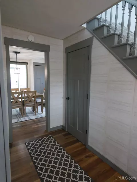 Entry Way - 20888 3rd, Hancock, MI 49930 photo 3 of 8