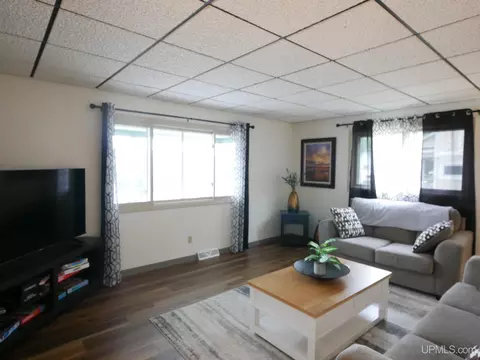Living - 20888 3rd, Hancock, MI 49930 photo 2 of 4