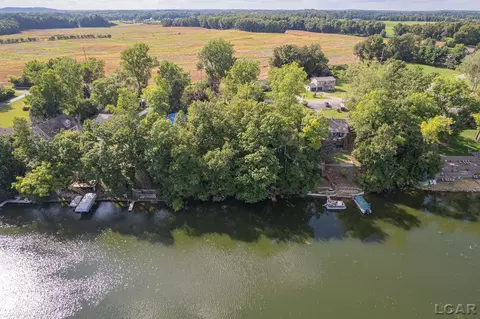 10801 Woodbrook, Cement City, MI 49233