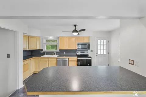 Kitchen - 1960 Vivian, Monroe, MI 48162 photo 1 of 3