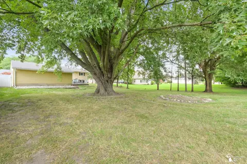 Exterior - 1960 Vivian, Monroe, MI 48162 photo 8 of 11