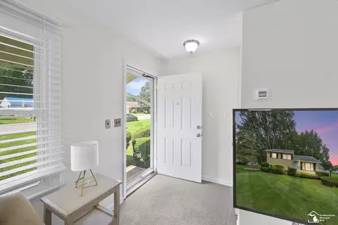 Entry Way - 1960 Vivian, Monroe, MI 48162 photo 1 of 2