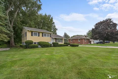 Exterior - 1960 Vivian, Monroe, MI 48162 photo 1 of 11