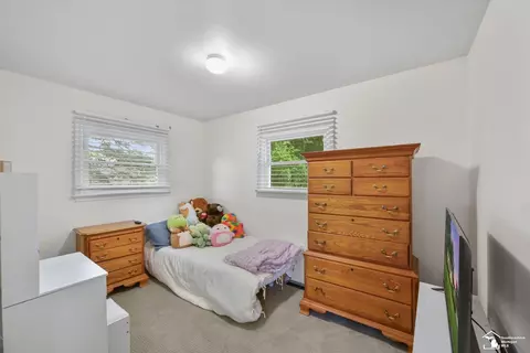 Bedroom - 1960 Vivian, Monroe, MI 48162 photo 3 of 6