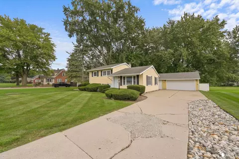 Exterior - 1960 Vivian, Monroe, MI 48162 photo 2 of 11