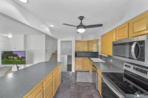 Kitchen - 1960 Vivian, Monroe, MI 48162 photo 2 of 3