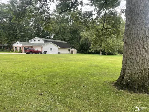 Exterior - 8335 Chamberlain, Lambertville, MI 48144 photo 2 of 10