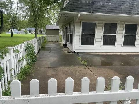 Exterior - 8335 Chamberlain, Lambertville, MI 48144 photo 6 of 10