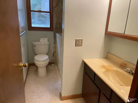 Bath - 8335 Chamberlain, Lambertville, MI 48144 photo 5 of 6