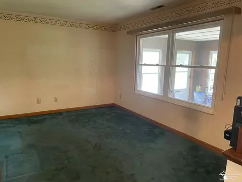 Living - 8335 Chamberlain, Lambertville, MI 48144 photo 1 of 13