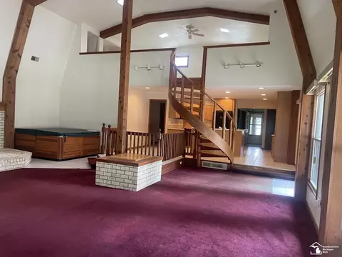 Living - 8335 Chamberlain, Lambertville, MI 48144 photo 4 of 13