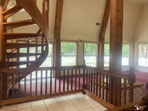 Living - 8335 Chamberlain, Lambertville, MI 48144 photo 5 of 13