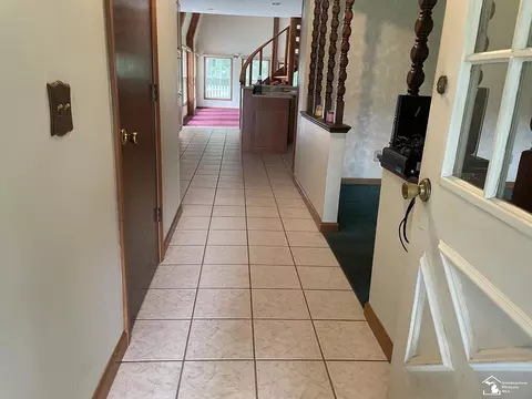 Entry Way - 8335 Chamberlain, Lambertville, MI 48144 photo 1 of 4