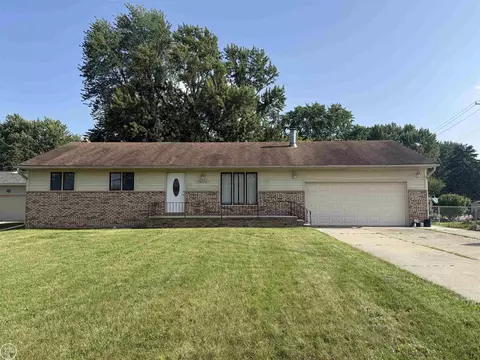 26250 S River Rd, Harrison Township, MI 48045