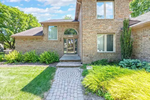 4418 Bayleaf, Sterling Heights, MI 48314