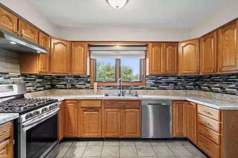 Kitchen - 5407 E Dodge, Mount Morris, MI 48458 photo 2 of 6