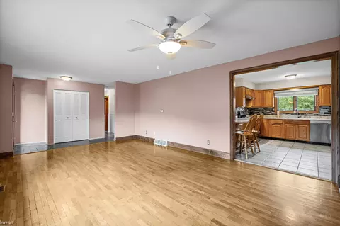 Living - 5407 E Dodge, Mount Morris, MI 48458 photo 8 of 9